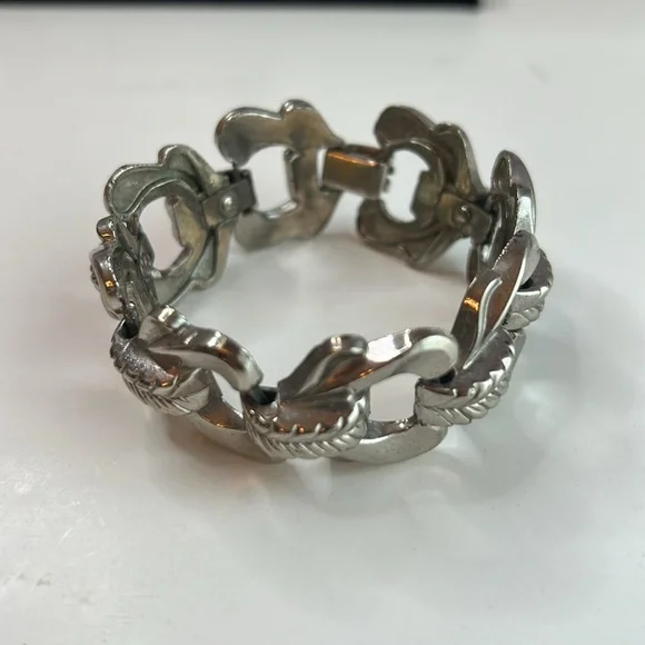 Vintage Silver tone Chain Link Bracelet - Picture 8 of 10